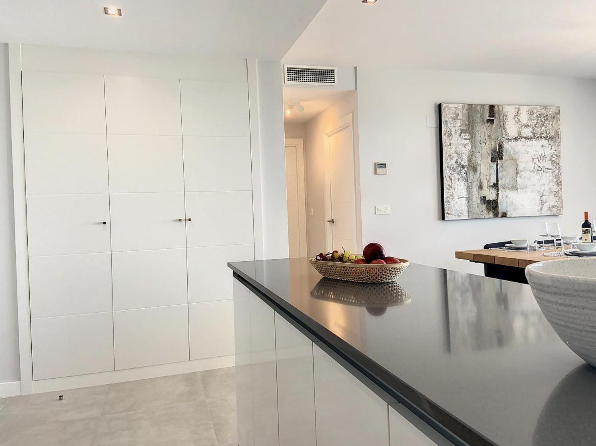 Via Celere 2330 Sea View Apartment 카사레스 외부 사진