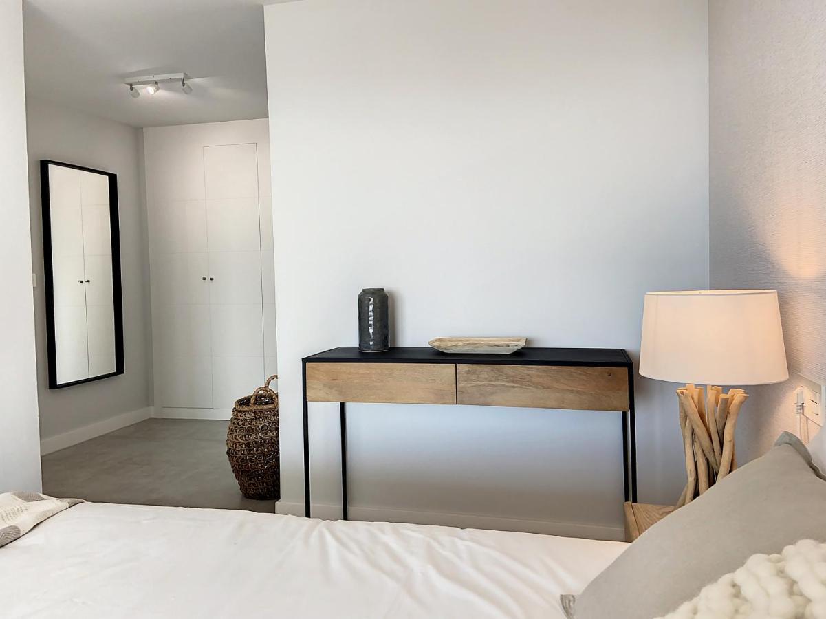 Via Celere 2330 Sea View Apartment 카사레스 외부 사진